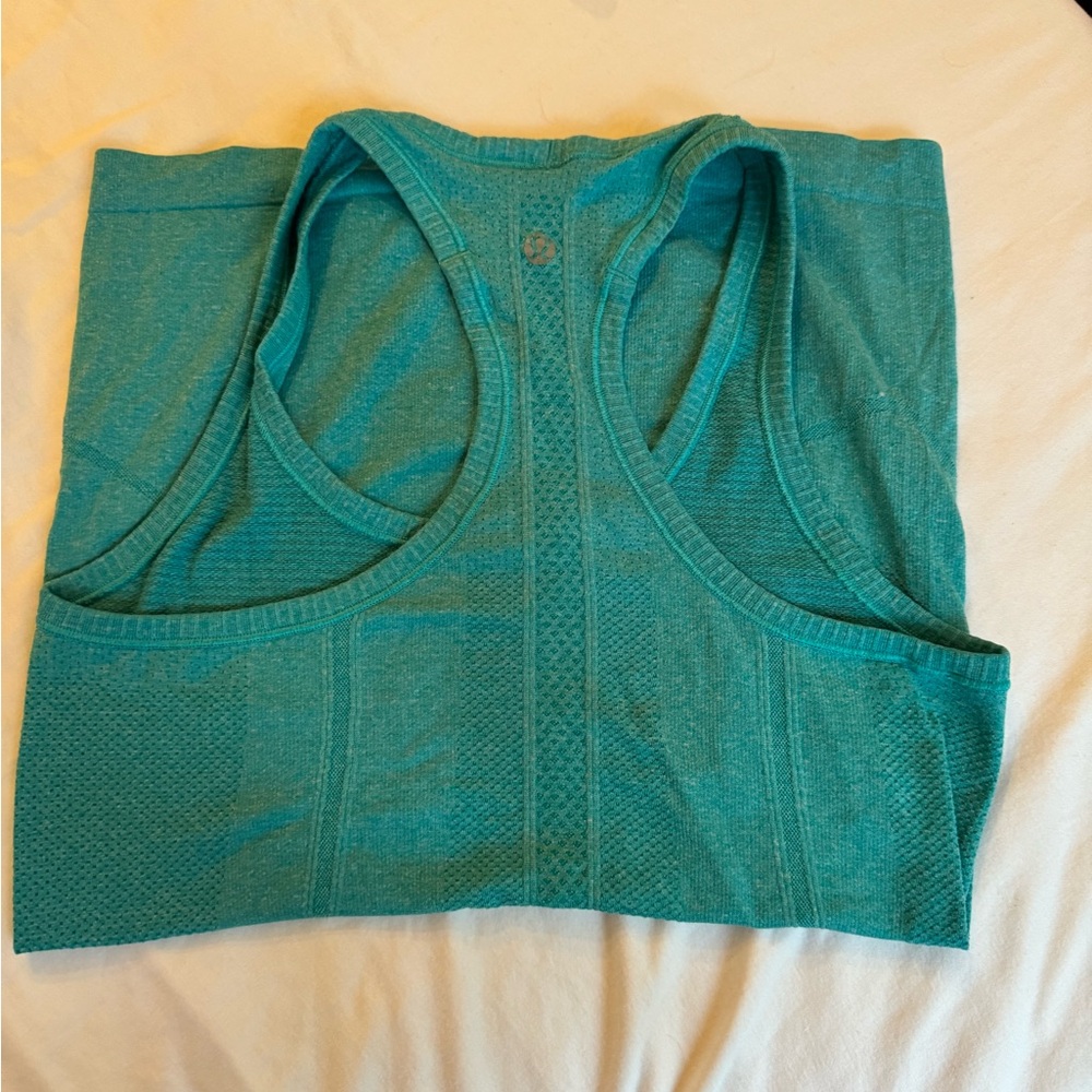 Size 4 lulu tank
